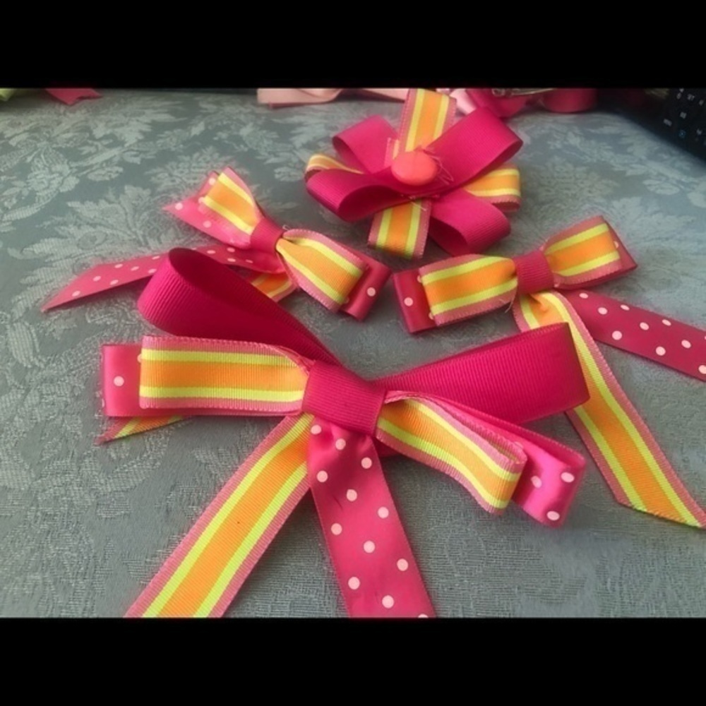 Four sweet hair bows! - Picture 4 of 4